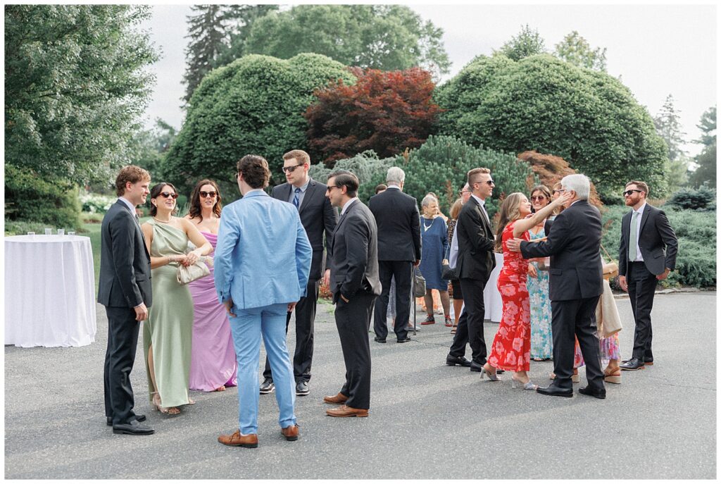 Cocktail hour at the Gardens at Elm Bank.